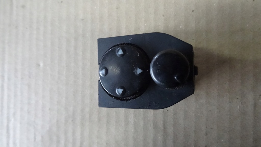 фото №1, Audi a3 8l переключатель регулировки зеркал 8d0959565