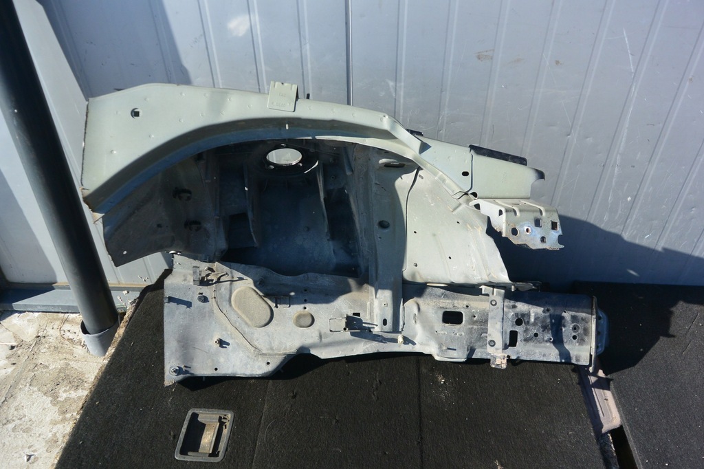 фото №5, Maserati quattroporte четверть правая перед чашка