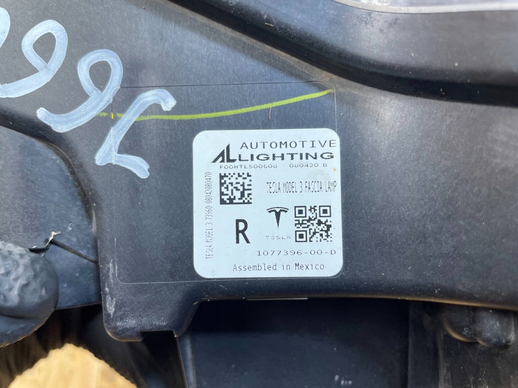 Противотуманная фара бампера перед передний led правый tesla model 3 1077396-00-d 2017- Недорого