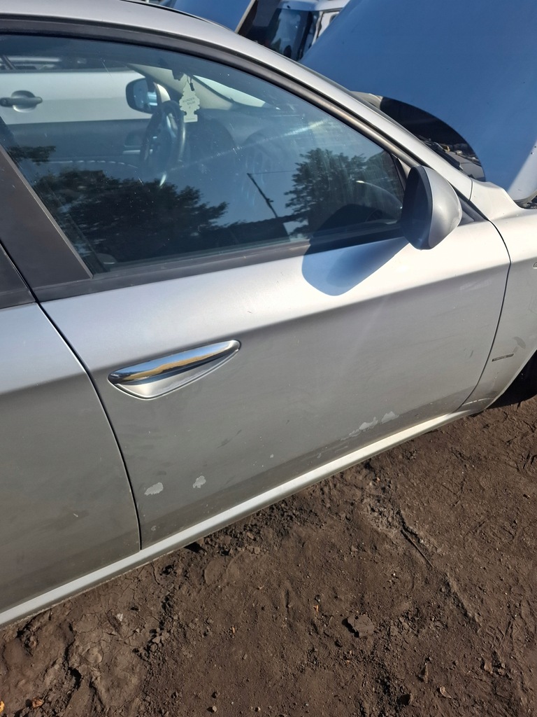 фото №1, Стекло боковая правый перед alfa romeo 159