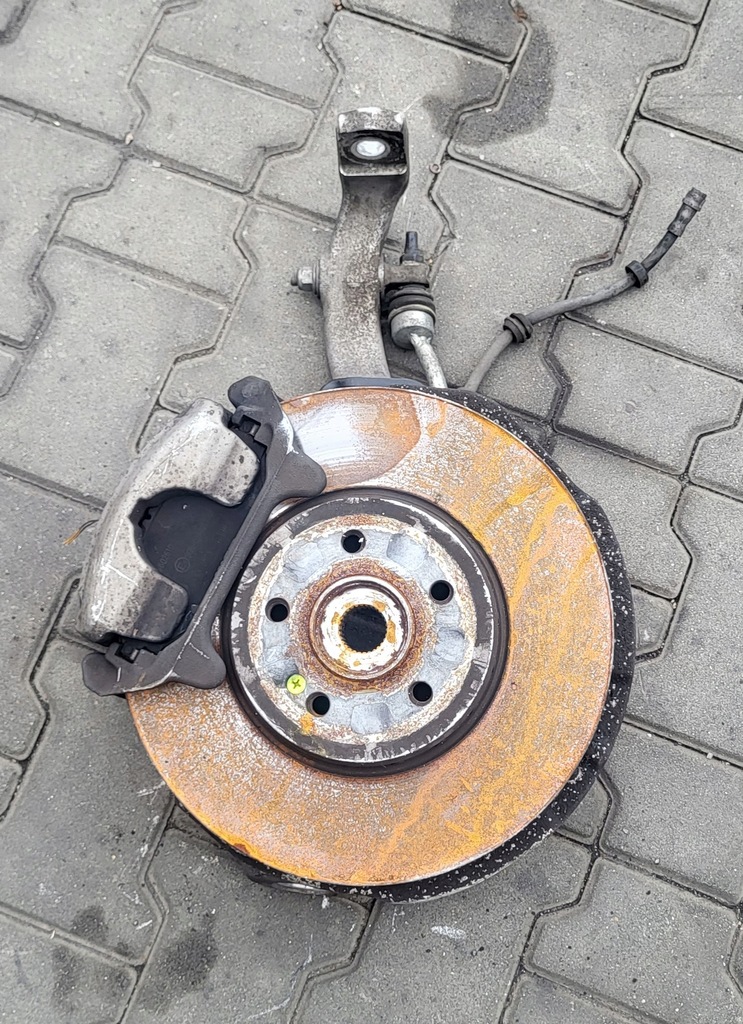 фото №1, Mercedes w213 поворотный кулак ступица правая перед 4-matic