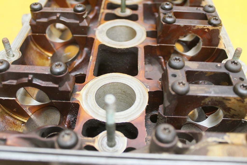 фото №6, Головка ліва audi a6 c5 a4 b5 a8 d2 2.4 b asm 078103373ah