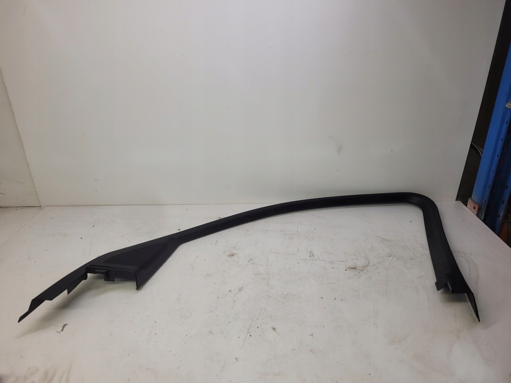 фото №1, Рамка защита дверь правый перед audi q5 8r0867610