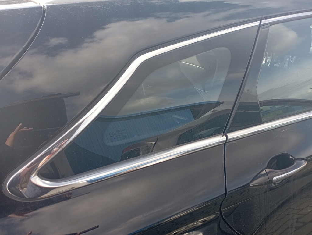 фото №1, Hyundai i40 kombi стекло кузовная правая задняя задний