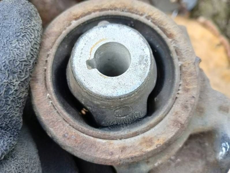 фото №6, M31 рычаг правый перед vw transporter t5 t6 7e0407166b