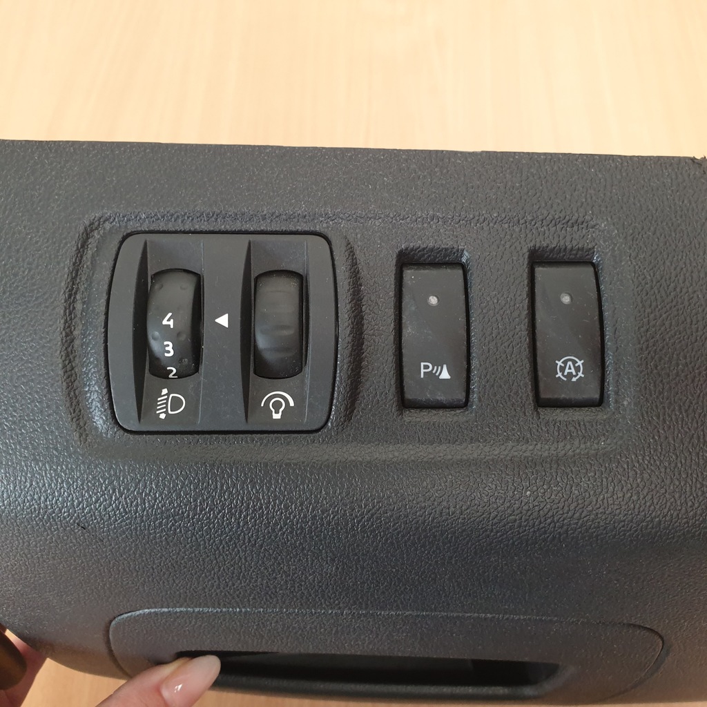 фото №4, Бардачок pod кермо 689217505r renault clio iv