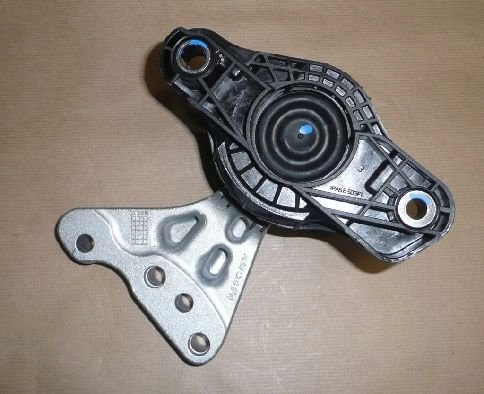 фото №1, Citroen c3 iii кронштейн двигателя 1.2 2021r 9676780580