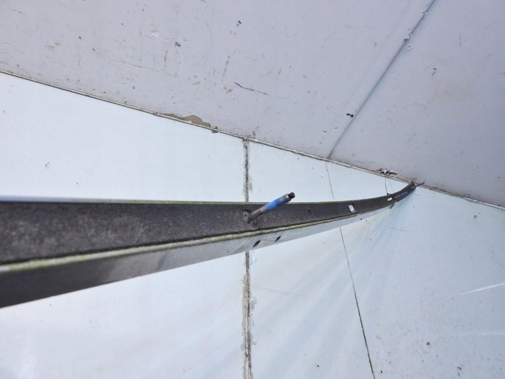 Рейлінг даховий правий audi a6 c6 avant 4f9860022j Зі Шроту