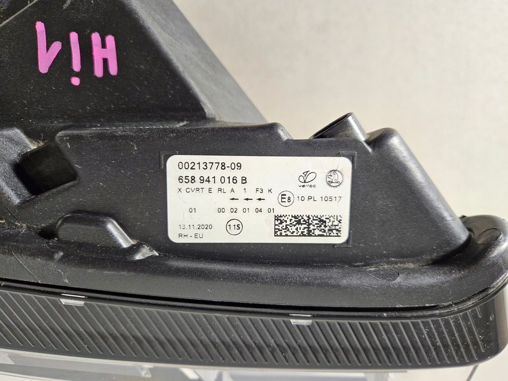 фото №15, Skoda kamiq лампа правая перед full led 658 eu