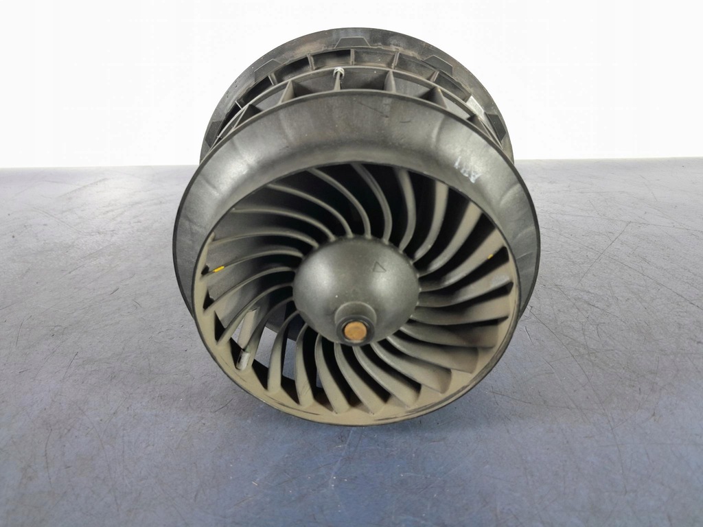 фото №1, Mercedes c w205 воздуходувка воздуха резистор