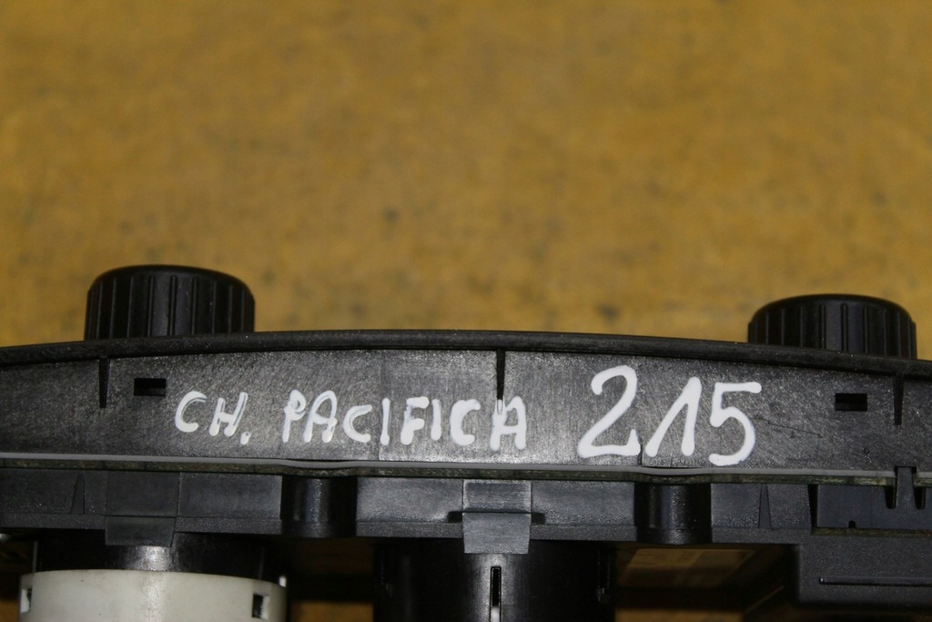 фото №11, Панель управление обдув 05005460aa pacifica i