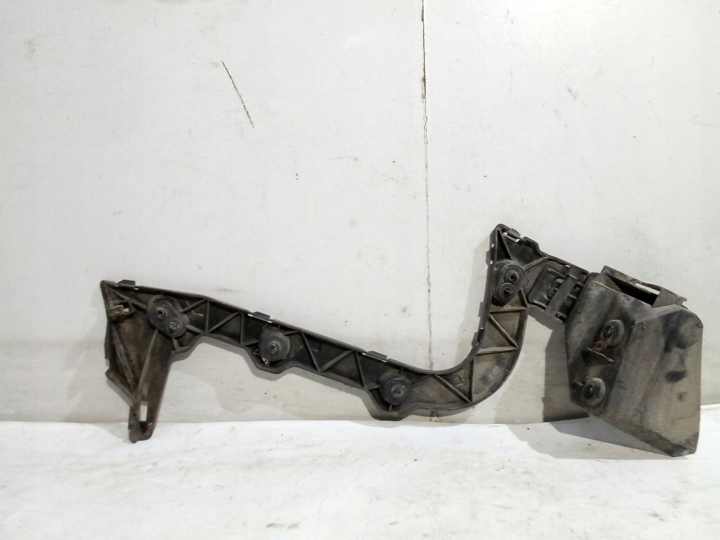 Ford focus mk3 kombi напрямна бампера правий задній в Україні