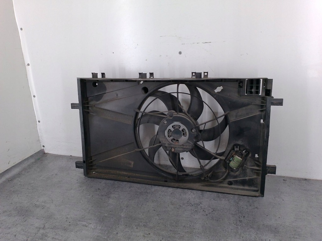 Вентилятор радиатора opel insignia a 13220113 p8655004 behr 1.8 16v Киев