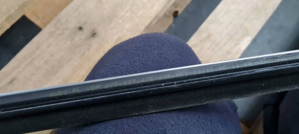 фото №8, S3 8y a3 молдинг стекло дверь zgarnjająca левый перед alu стандарт sedan