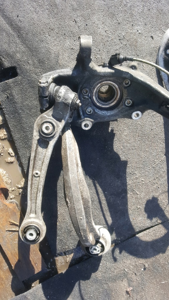 фото №6, Поворотный кулак рычаг правая audi a5 1.8 tfsi