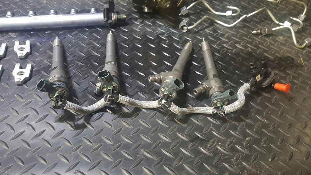 фото №7, Насос форсунки 1.6 renault trafic iii 0445010404