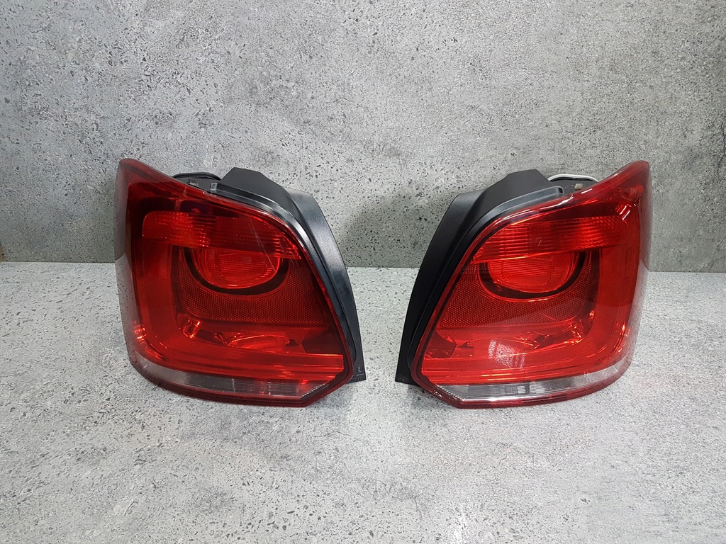 фото №1, Volkswagen оригінальний номер 6r0945258a вкладиш лампи правої задній