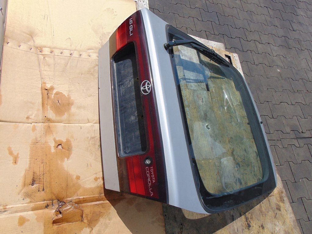 фото №8, Toyota corolla e10 liftback крышка багажника багажника накладка