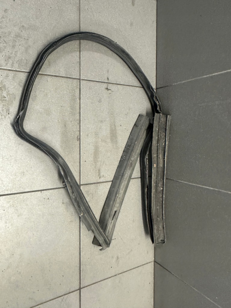 фото №1, Прокладка перегородка двигуна audi a8 d2 2.8 apr