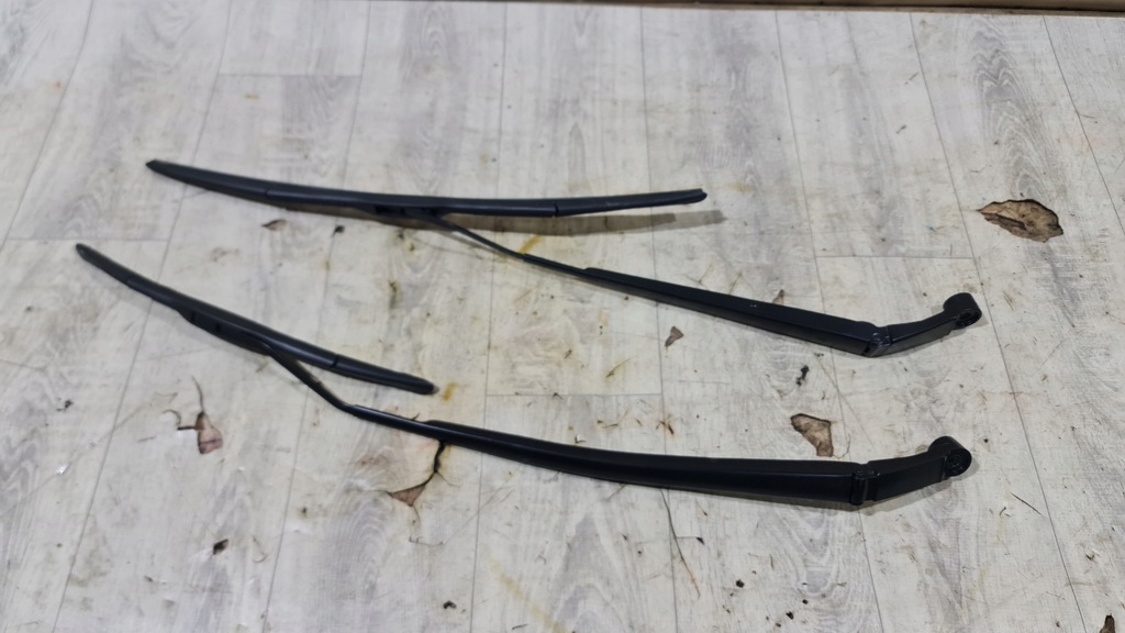 фото №1, Toyota yaris cross рычаги дворник комплект перед