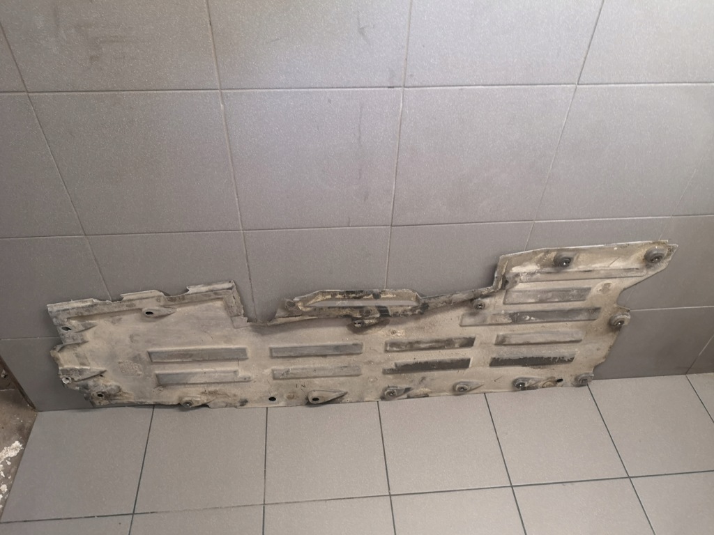 фото №1, Защита подвеска левая audi a8 d3 4e0825205d