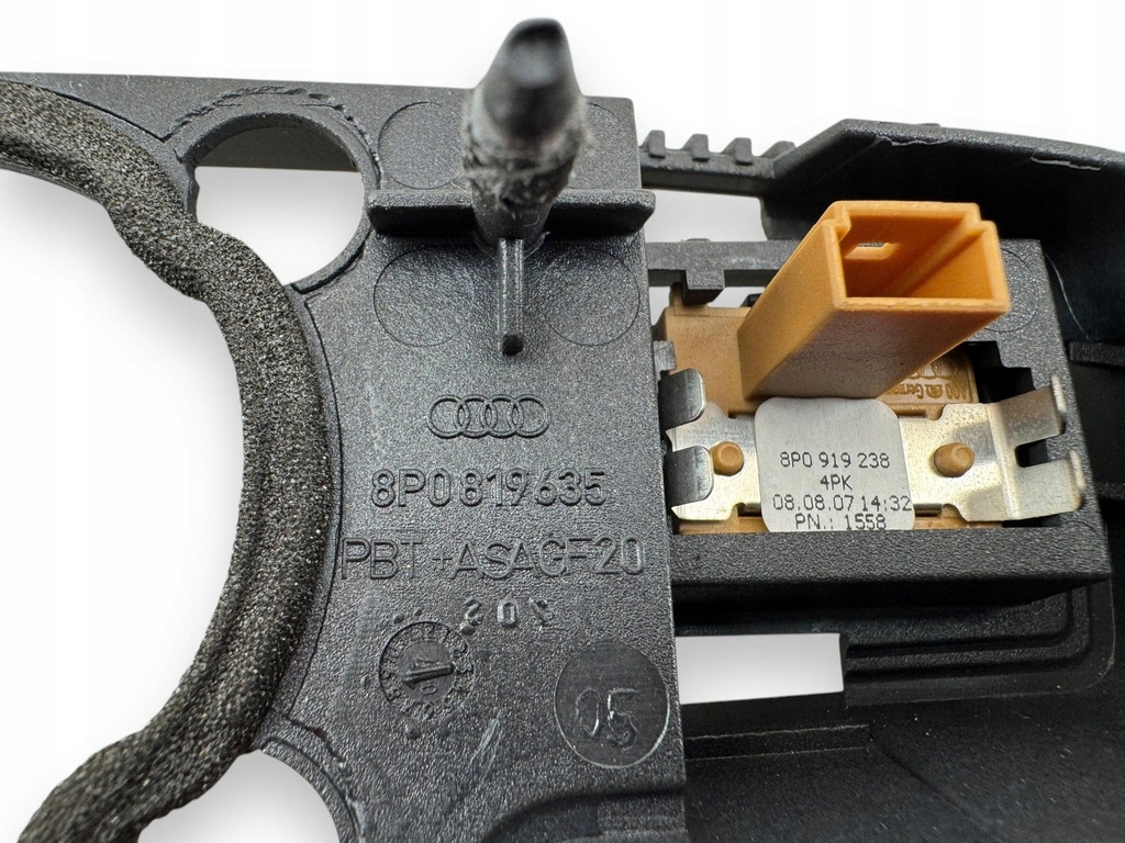 фото №9, Audi a3 s3 8p 2007 форсунки / решётки обдув панели приборной панели