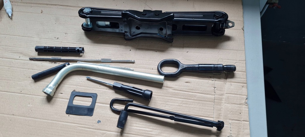 фото №9, S4 b9 8w a4 домкрат автомобильный ушко набор колеса 8w0011031d a5 8w