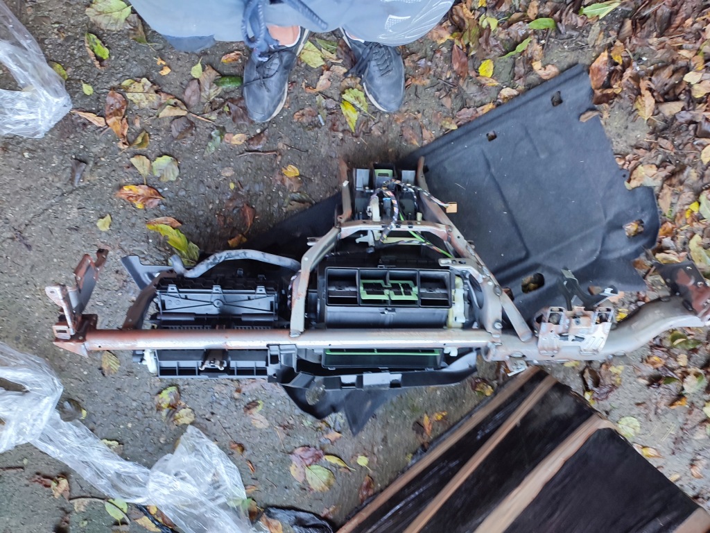 фото №1, Tiguan 5na балка обігрівач