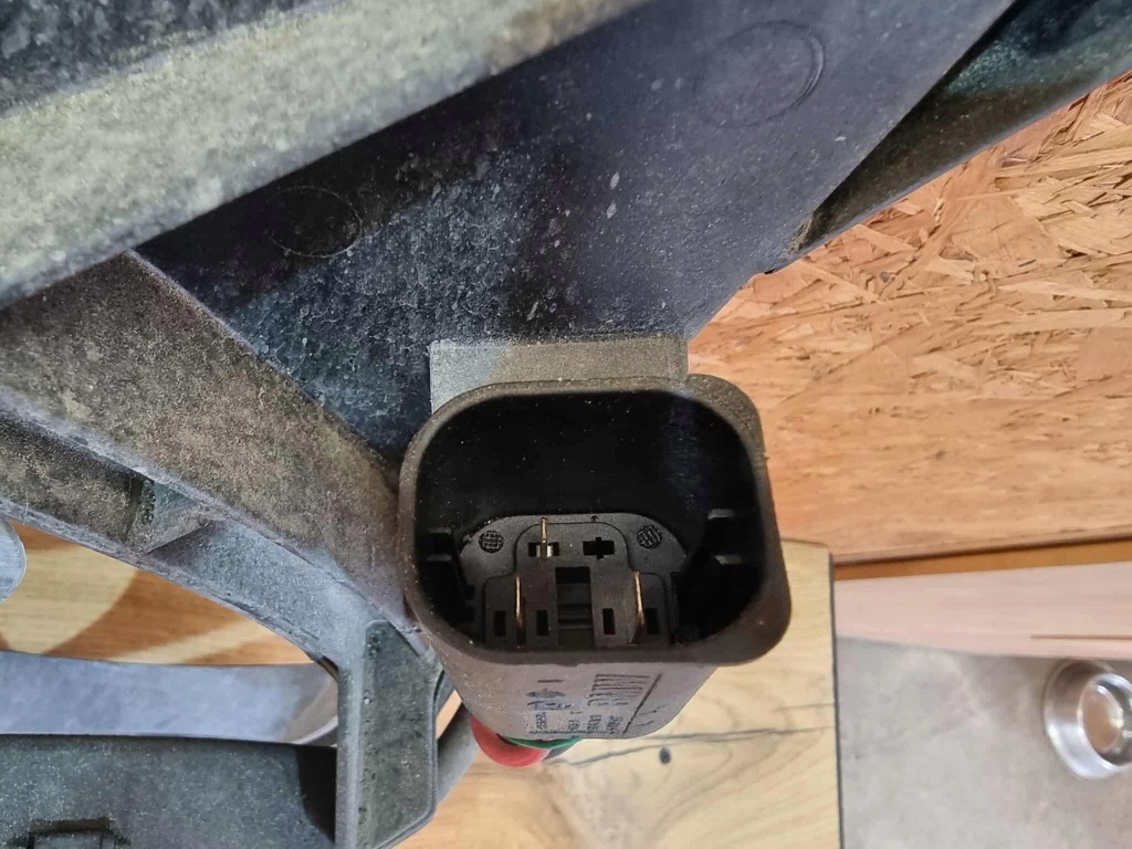 фото №5, Bmw x3 e83 2.0d 150 km вентилятор радіатора kompletny 6925702 3414008