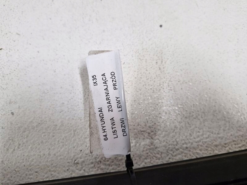 фото №7, Hyundai ix35 молдинг уплотнитель дверь левый перед левая передняя czarna