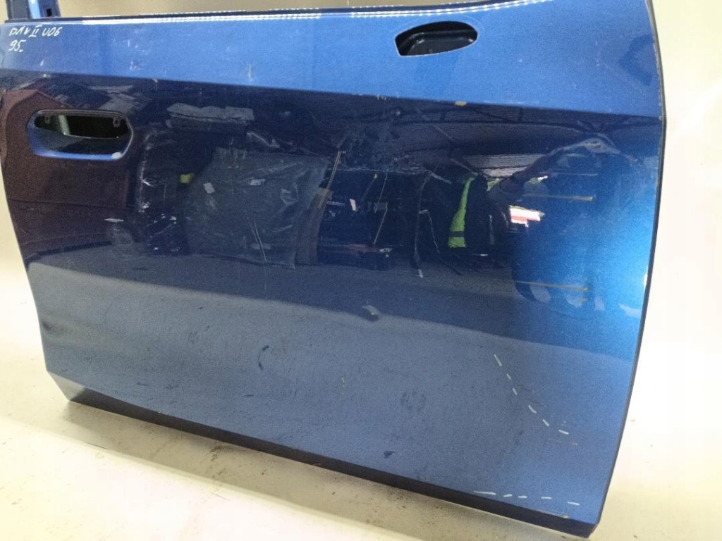 Дверь перед передние правое bmw 2 u06 дверь передние правое bmw 2 u06 Оригинал
