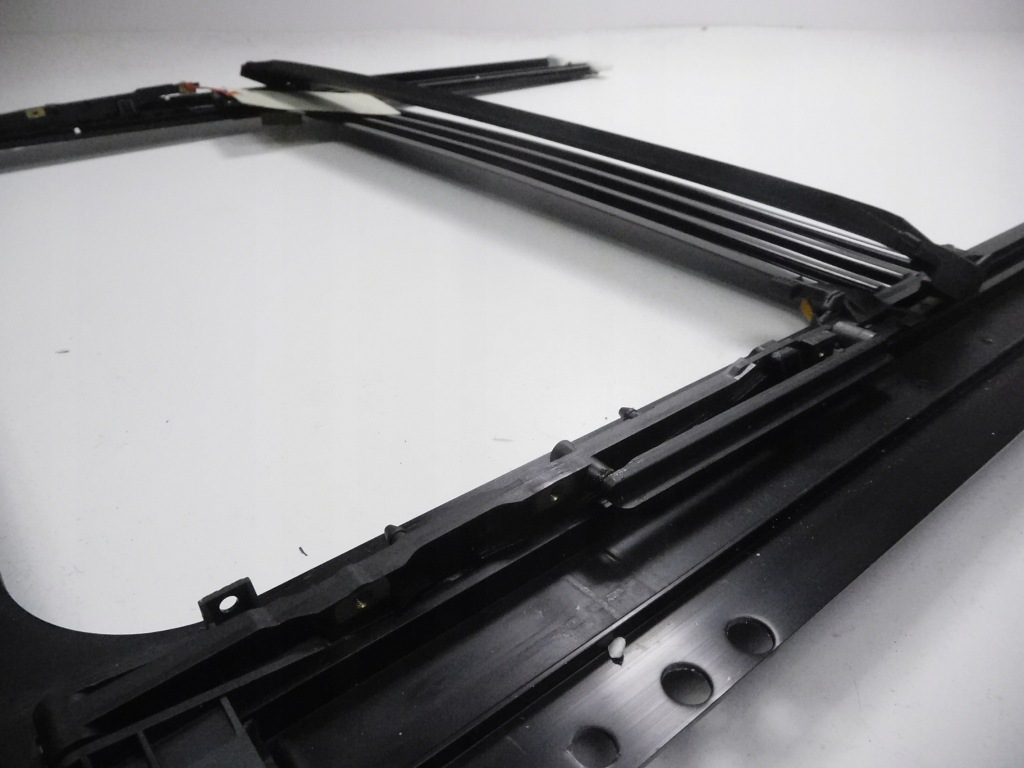 фото №7, Рама люк volkswagen golf iv оригинальный номер 8d5877049a