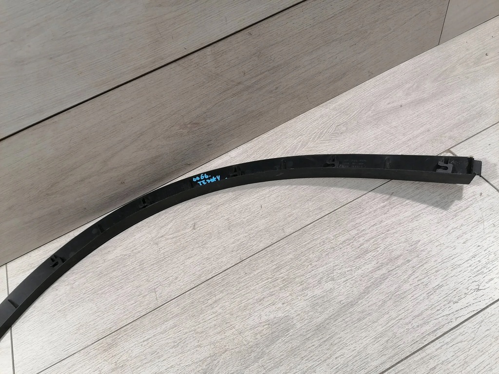 фото №11, Tesla y молдинг крыло правый перед 1683860-00-a