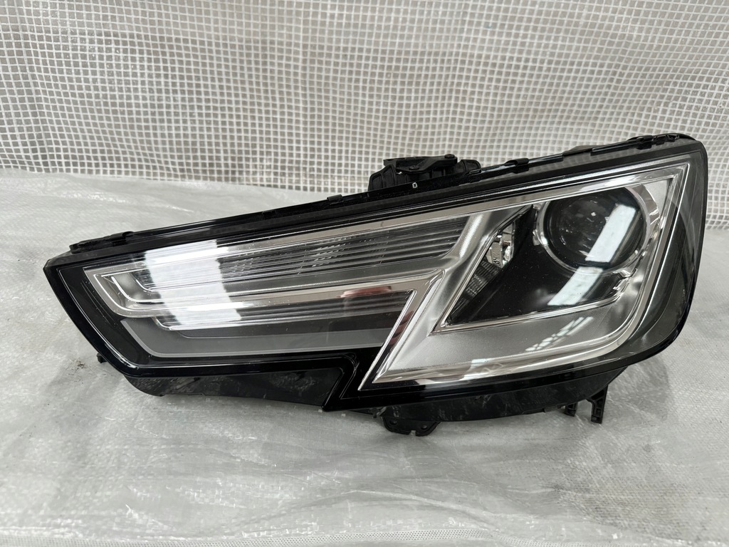 фото №1, Audi a4 b9 левая лампа передняя ксенон