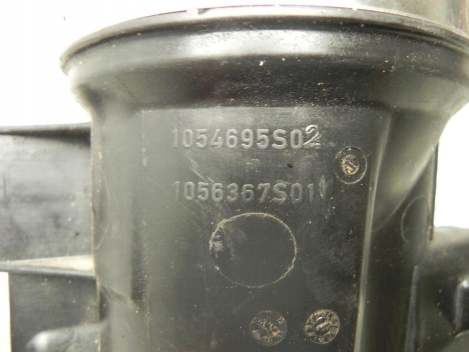 Направляющая всасывающая воздуха bmw 5 2014 1054695s02 в Украине