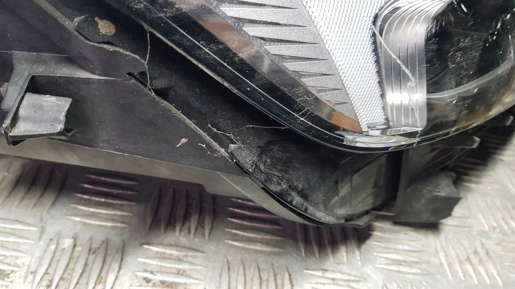 фото №9, Volvo xc60 ii лампа правая перед 2017- 31420412