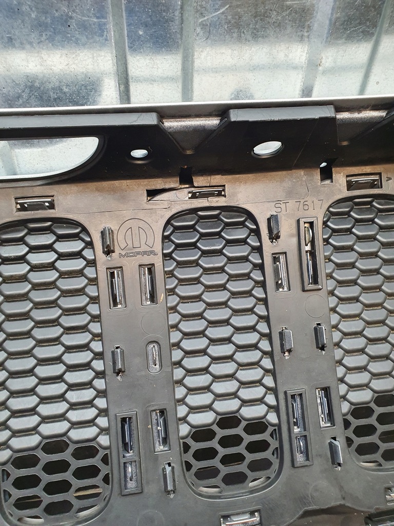 фото №12, Решётка радиатора jeep renegade 2014-2018