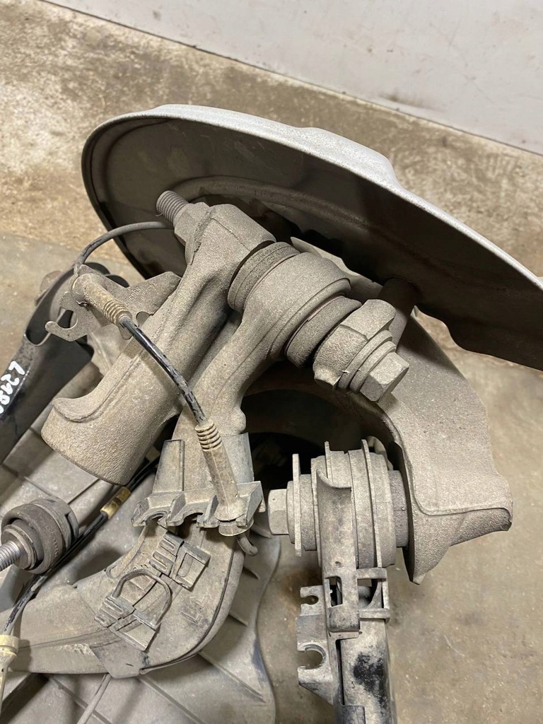 фото №6, Bmw 7 g11 g12 2016 поворотный кулак колеса заднего