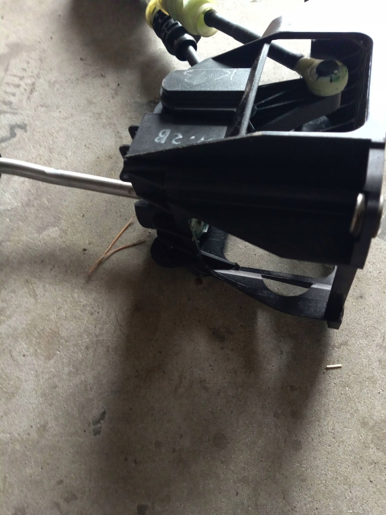 фото №9, Nissan micra 2013 домкрат перемикання передач / нижній 344131hc2a, 9615180