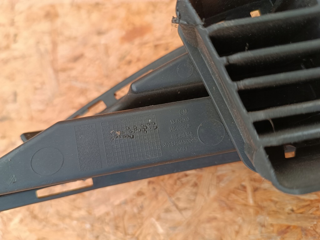 Купити 39003563 решітка бампера решітка радіатора перед opel corsa e 13432002