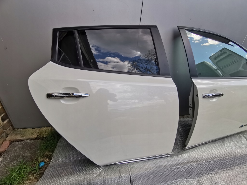 фото №3, Дверь передние r, l задние r,l nissan leaf