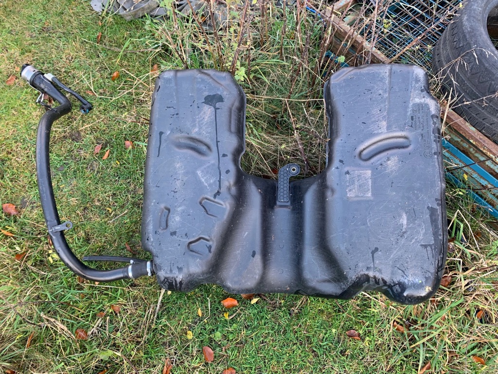 фото №9, Бак bak топлива bmw x5 f15 x6 f16 x5 e70 x6 e71 m50d 7164253