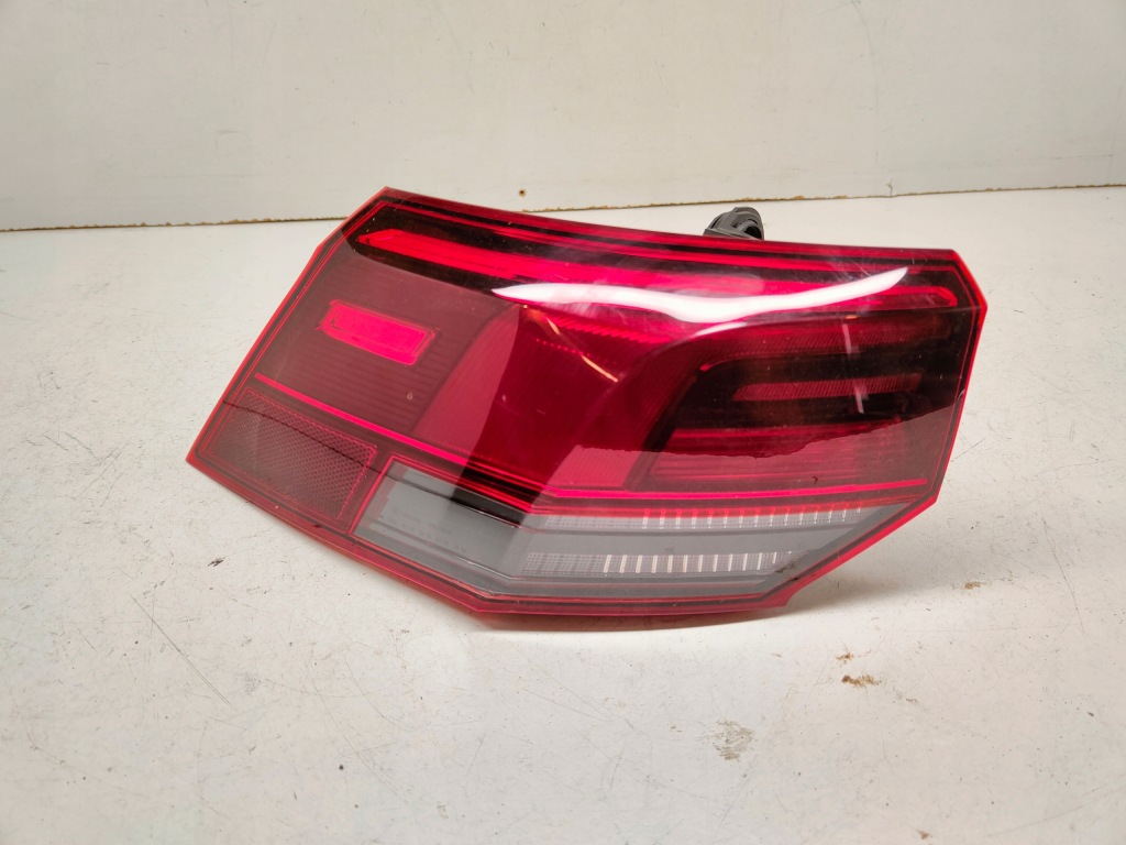 фото №1, Vw golf viii 8 hb лампа задняя левая led 5h0945095c