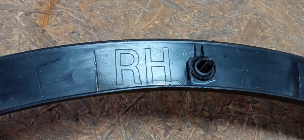 фото №14, Tesla model y 20- молдинг крыла правый перед правая передняя 1683860-00-a