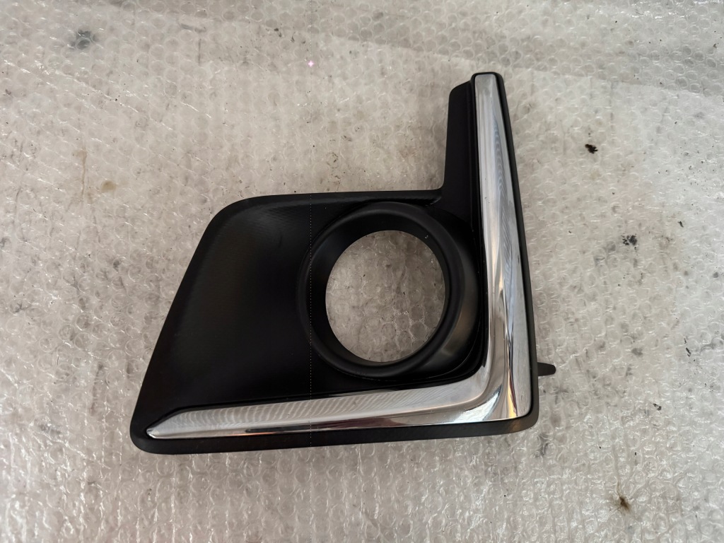 Купить Subaru xv 16- левая решётка бампера передняя