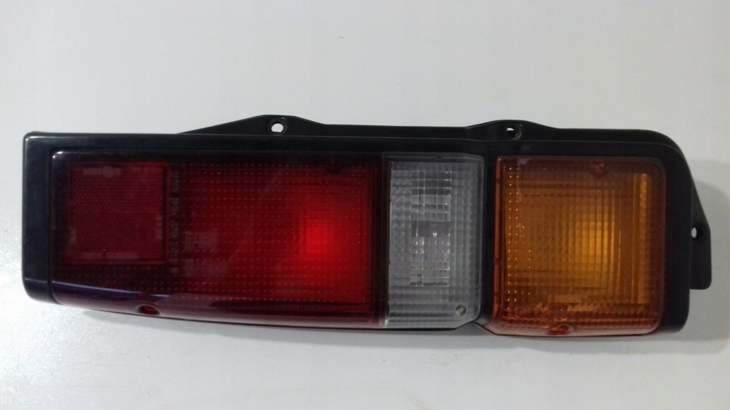 фото №1, Toyota hiace лампа права 3305206