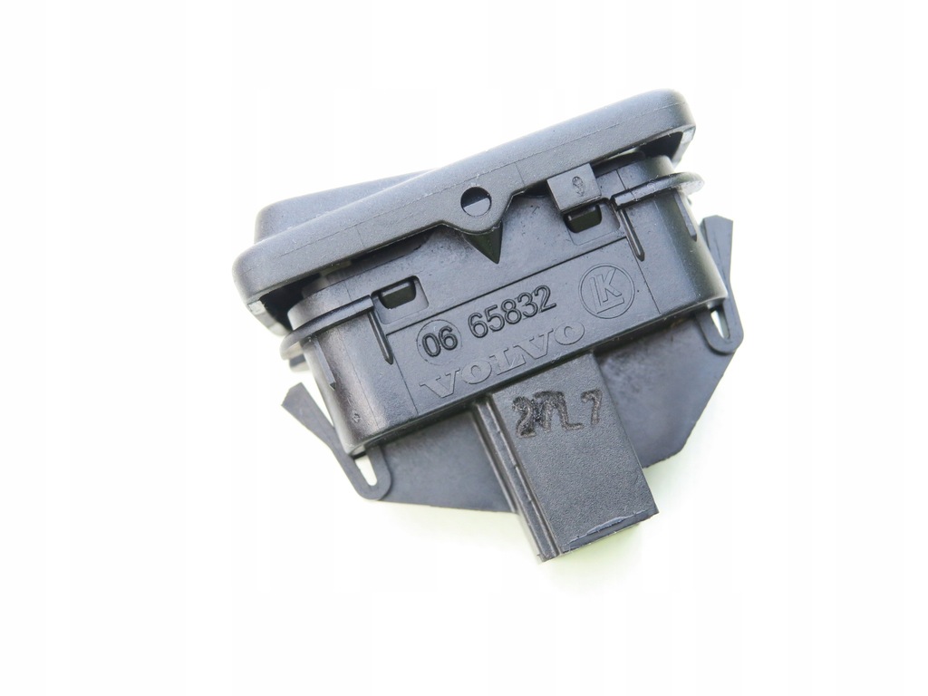 фото №3, Кнопка замка volvo c30