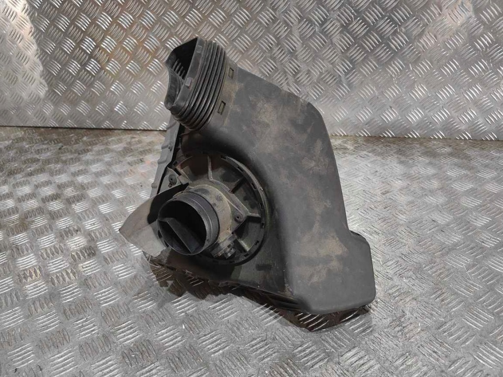 фото №1, Audi a6 c7 корпус фильтра воздуха 4g0133838r