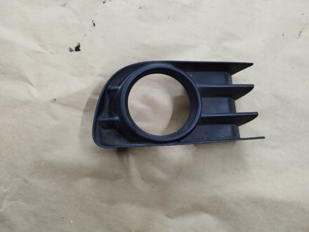 Купить Решётка бампера противотуманной фары левая renault megane 2 8200115117