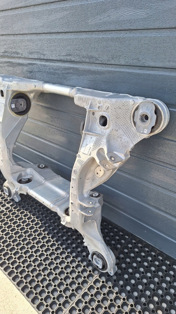 фото №8, Mercedes eqs v297 подрамник заднего подвеска